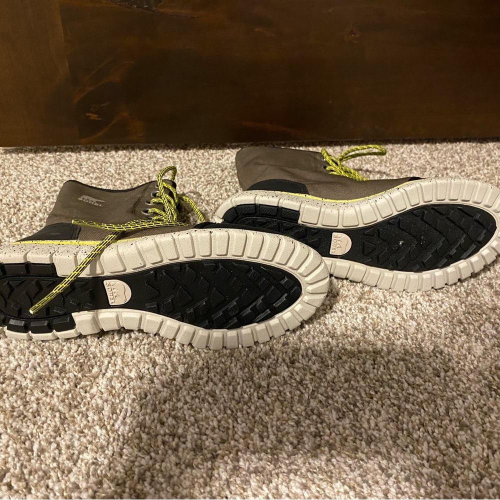 Sorel Boots - Picture 4 of 4